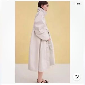 Uniqlo U Light Minimalist Long Coat 💯% cotton size XS Natural color